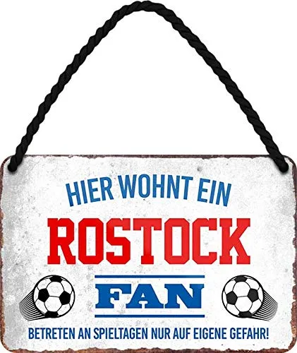 Blechschilder Hier WOHNT EIN Rostock Fan Hängeschild für Fußball Begeisterte Deko Artikel Schild Geschenkidee 18x12 cm